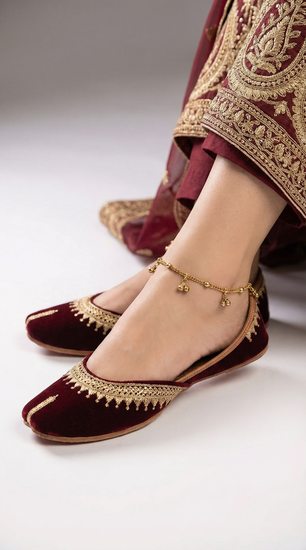 Gulnaar | Velvet Khussa | Maroon