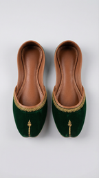 Zareen | Velvet Khussa | Green